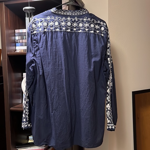 CHICO’S Embroidered Tunic - Picture 3 of 4